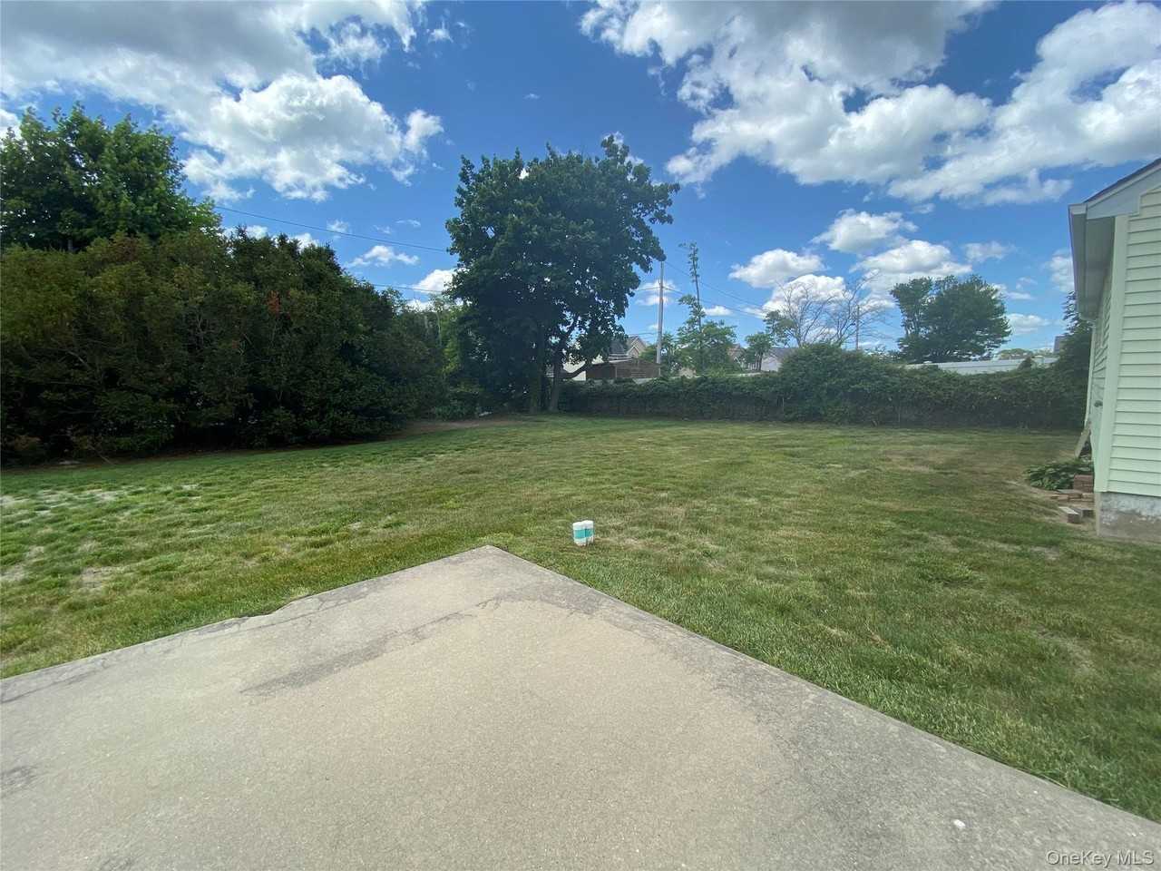 60 Schmeelk Pl - Photo 5 of 12