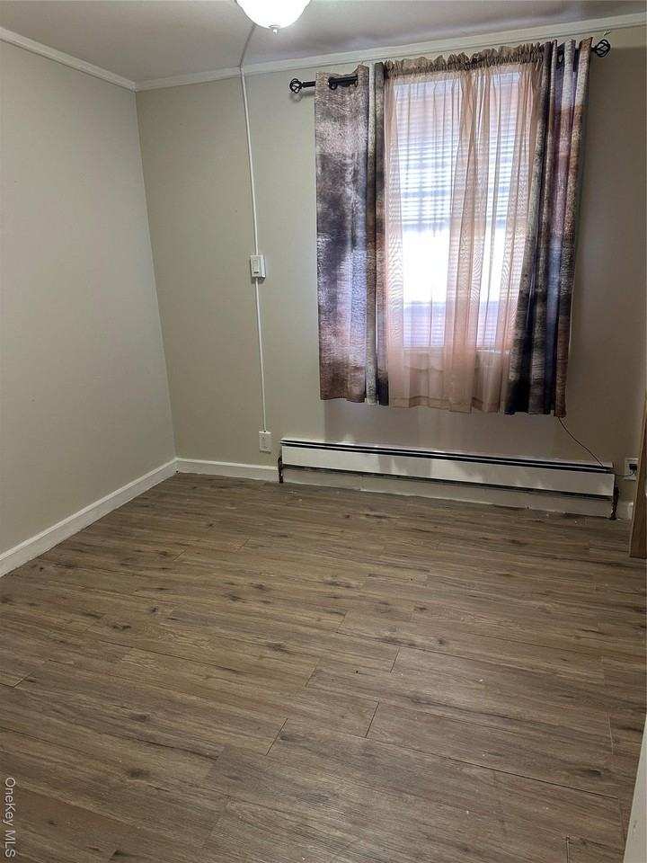 74 Dehnhoff Ave - Photo 5 of 9