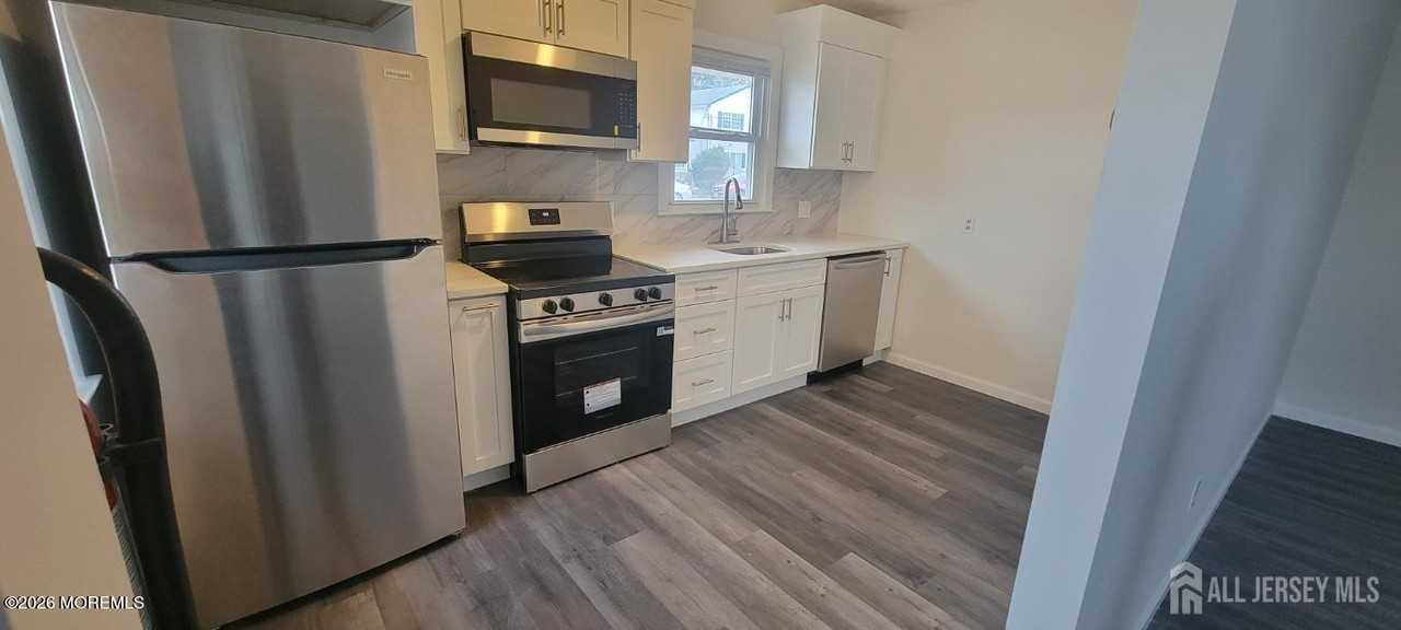 358 Raritan St Unit B #B - Photo 2 of 9