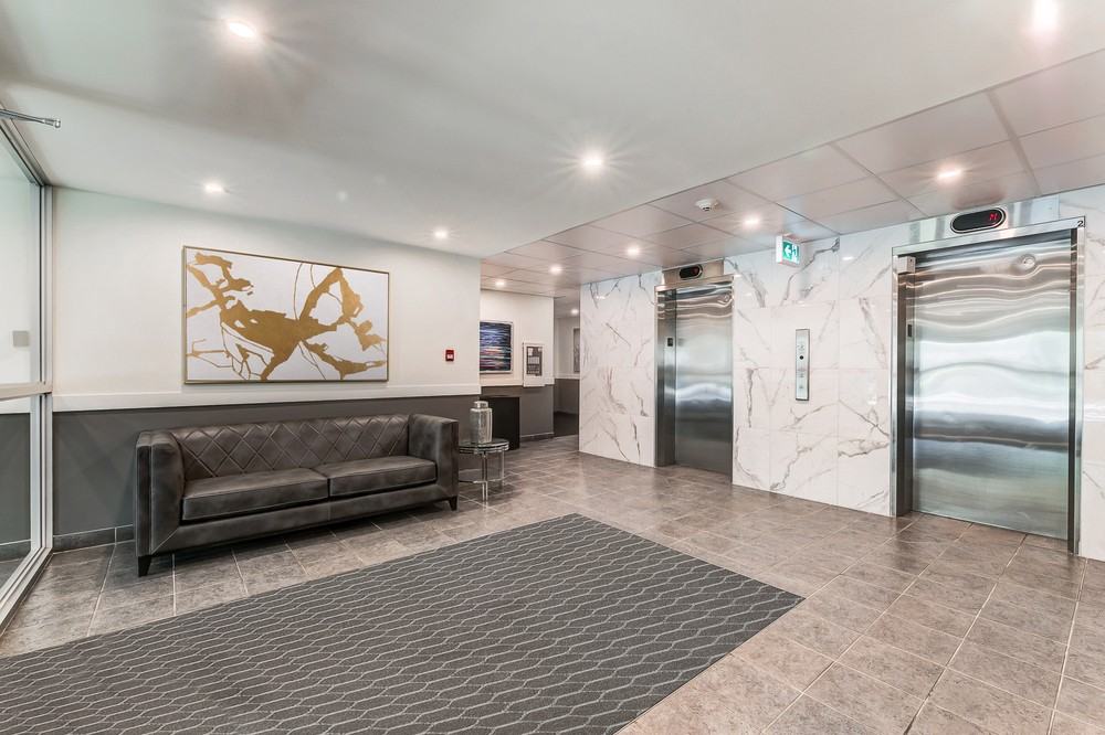 Maureen Manor - Photo 3 of 10