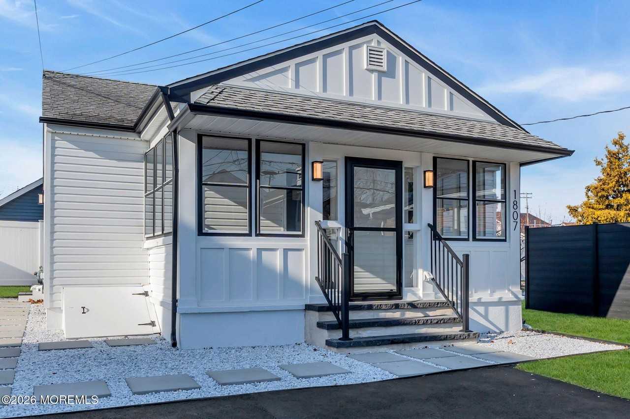 1807 Laurel Ter - Photo 2 of 34