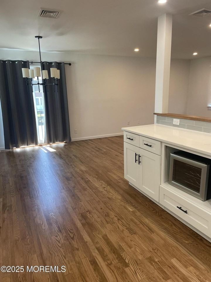 127 Hulick St - Photo 3 of 15