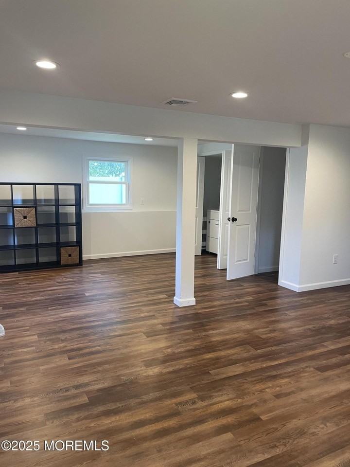 127 Hulick St - Photo 5 of 15