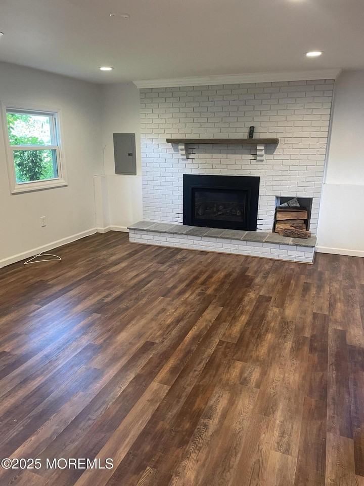 127 Hulick St - Photo 6 of 15