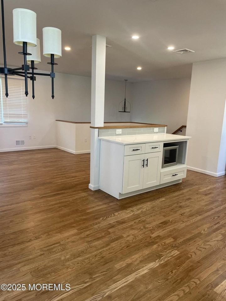 127 Hulick St - Photo 4 of 15