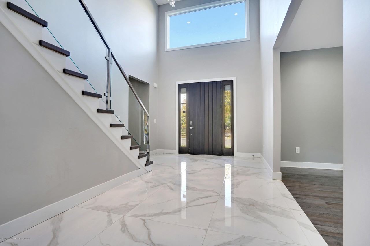 98 Hollywood Ave - Photo 4 of 25