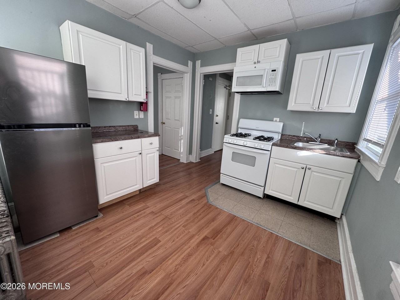 314 8th Ave Apt 3 #3 - Photo 4 of 9