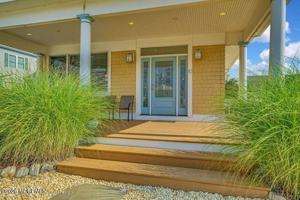 featured image of 10 4th Ave Unit 101 #101