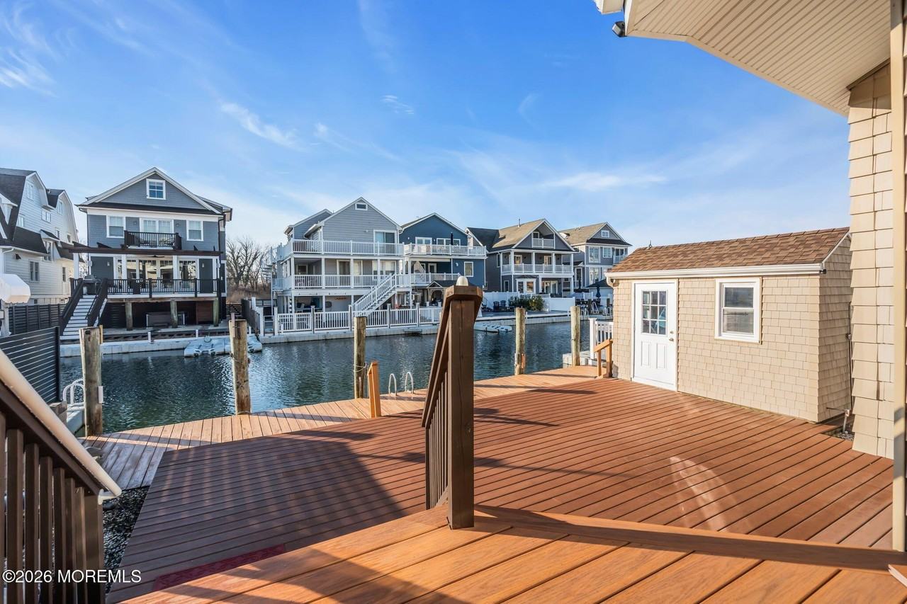 475 Long Ave - Photo 3 of 26