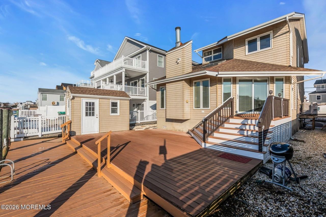 475 Long Ave - Photo 4 of 26