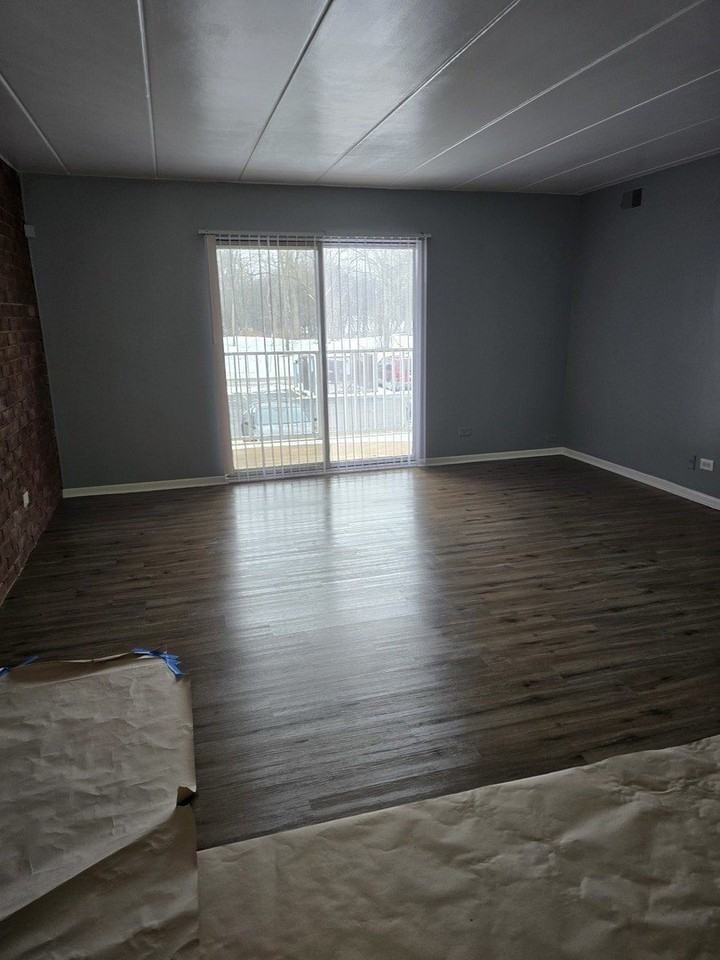 17001 Albany Ave Apt 101 #101 - Photo 4 of 14