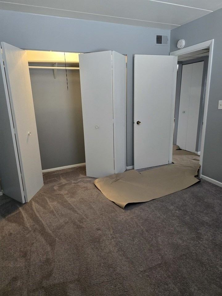 17001 Albany Ave Apt 101 #101 - Photo 6 of 14