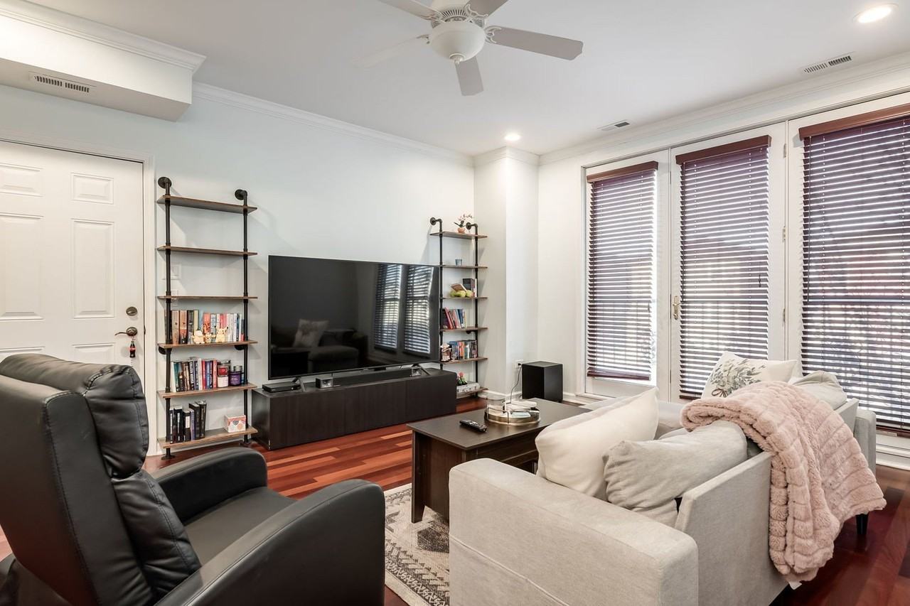 6641 W Belmont Ave Apt 2 #2 - Photo 4 of 24