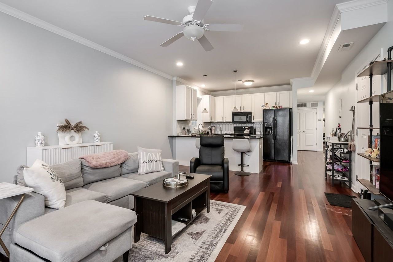 6641 W Belmont Ave Apt 2 #2 - Photo 5 of 24