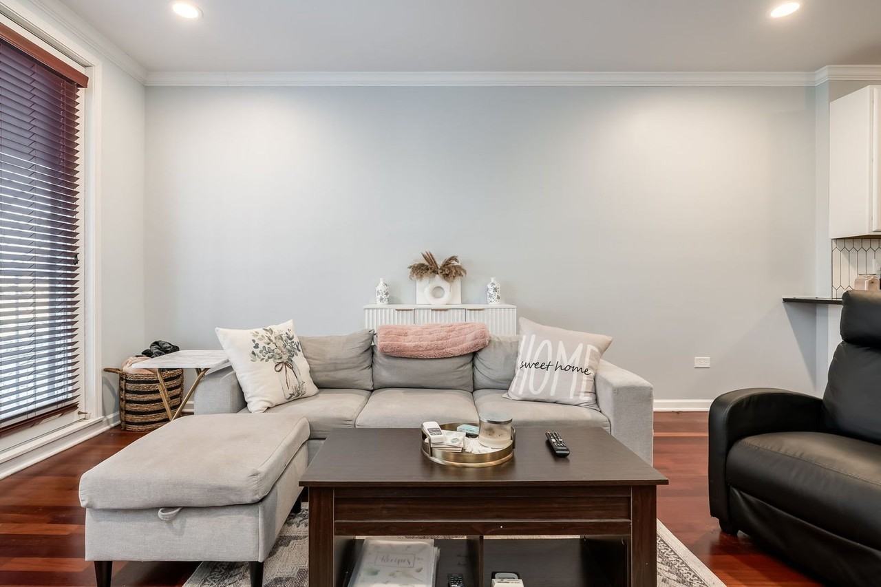 6641 W Belmont Ave Apt 2 #2 - Photo 7 of 24