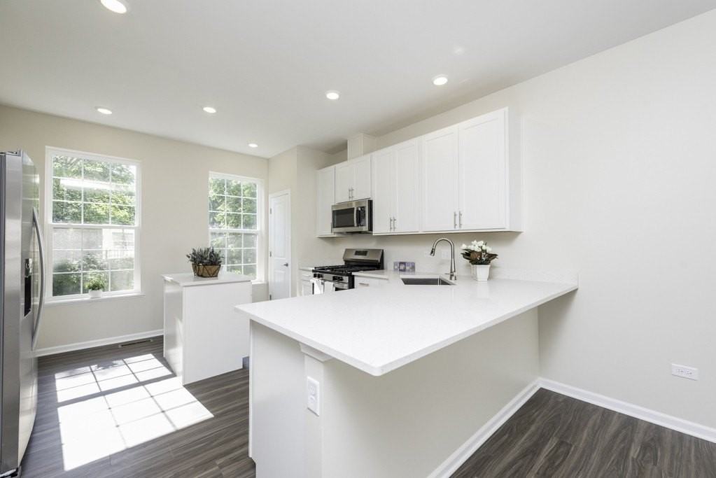 804 Neubauer Cir - Photo 6 of 29