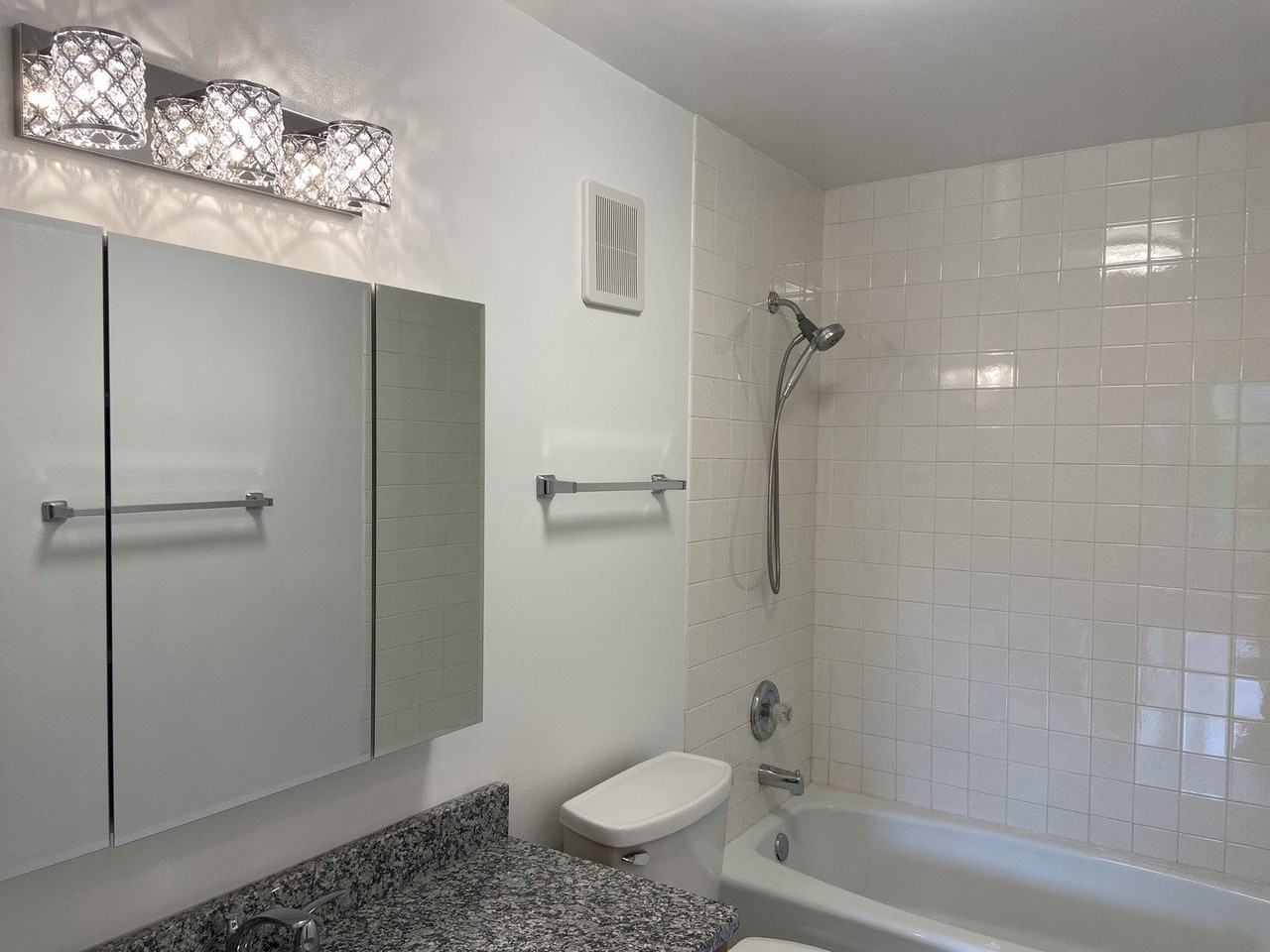 1605 E Central Rd Unit 410b #410B - Photo 5 of 18