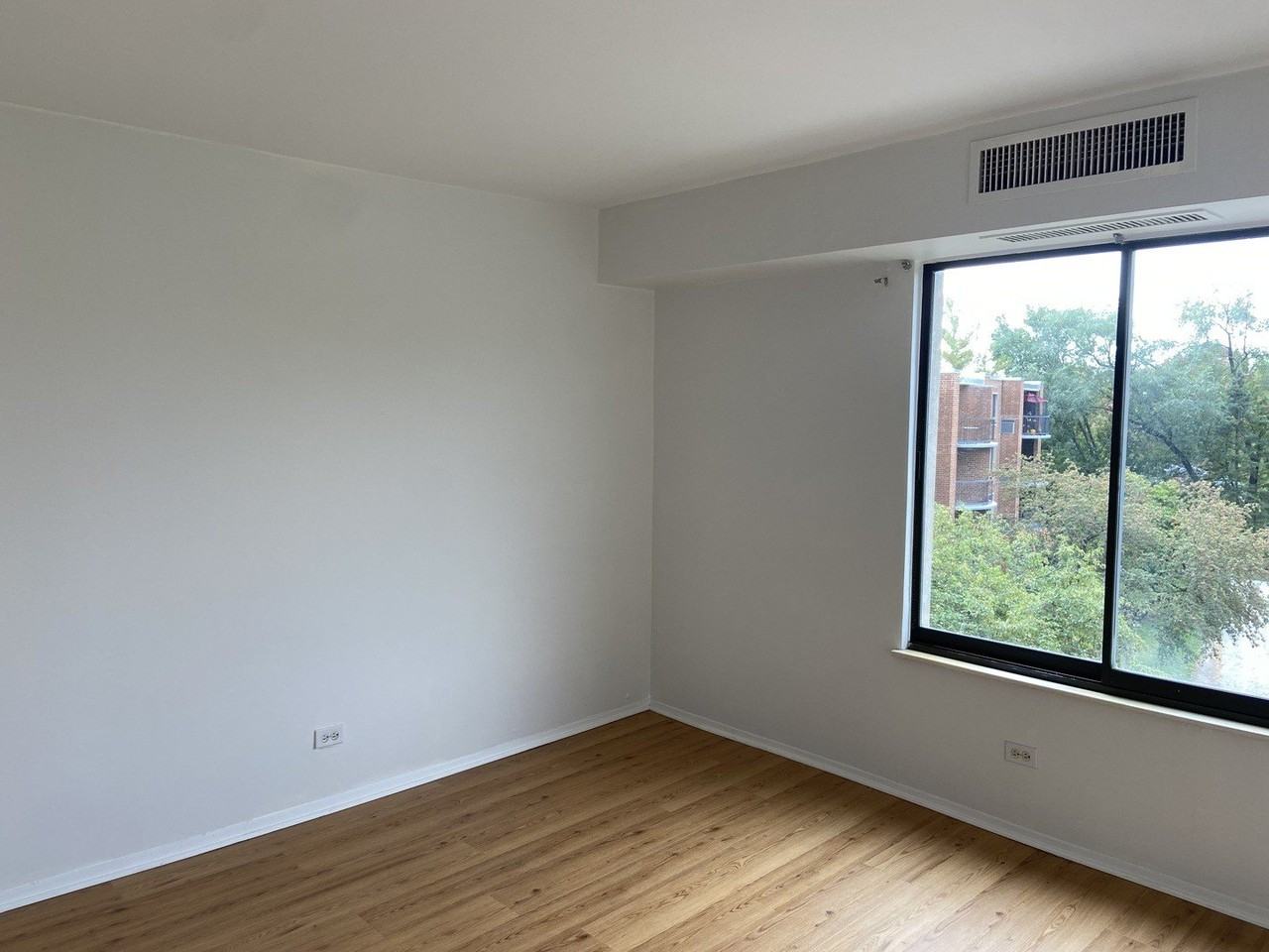 1605 E Central Rd Unit 410b #410B - Photo 7 of 18