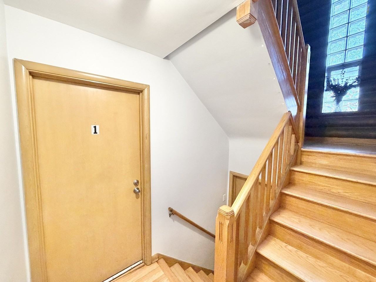 5626 N Central Ave Apt 1 #1 - Photo 3 of 18