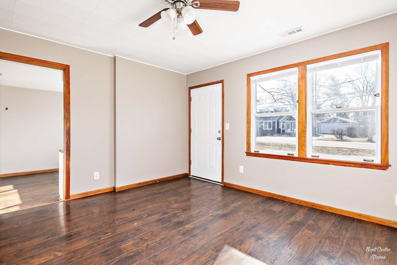 480 Grand Ave - Photo 6 of 21