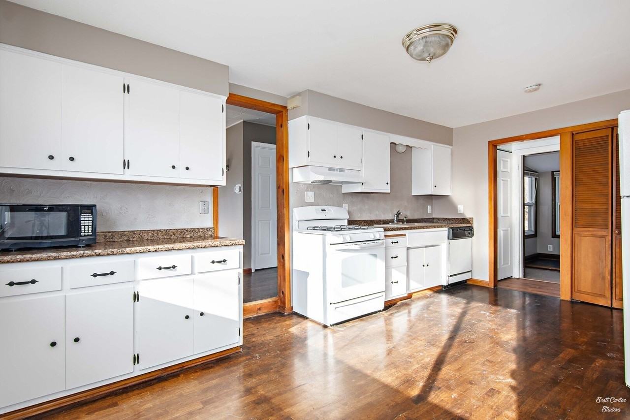 480 Grand Ave - Photo 7 of 21