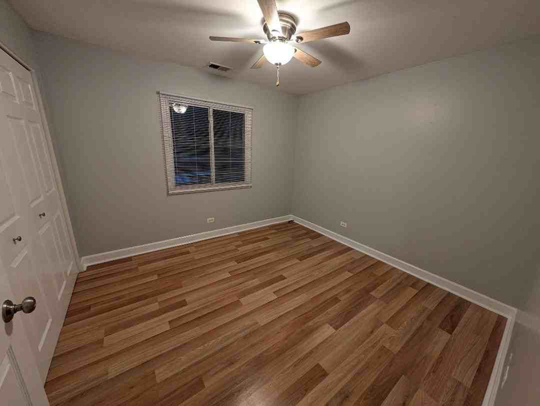 10620 Brooks Ln Apt B8 #B8 - Photo 5 of 14