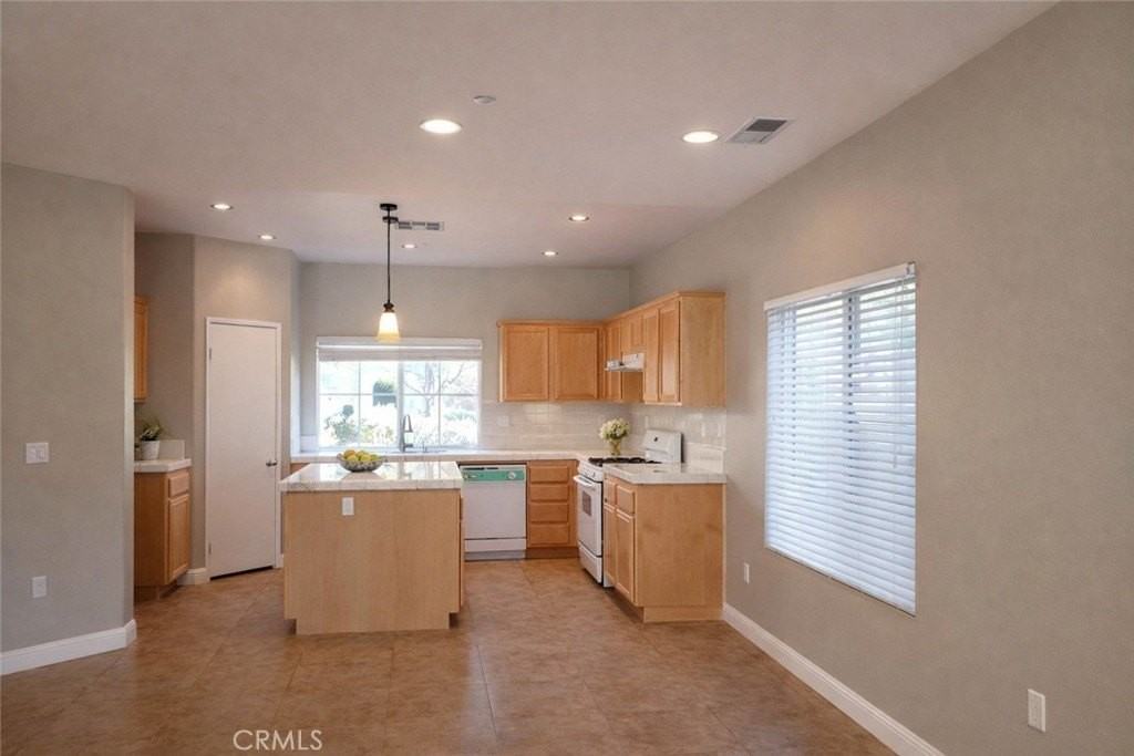 736 Summit Dr - Photo 7 of 21