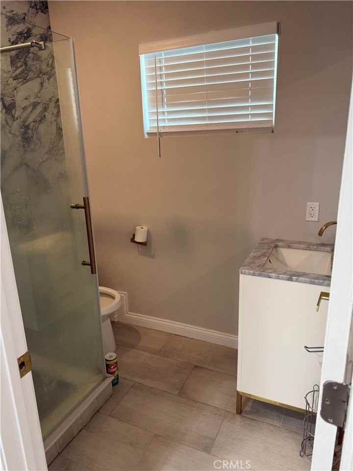 453 W Grevillea St #B - Photo 5 of 6