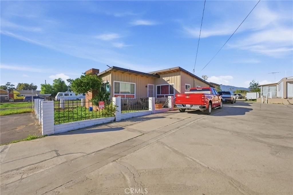 16072 Arrow Blvd - Photo 3 of 8