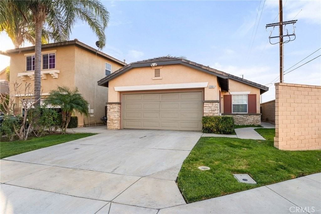 2201 Jornada Dr - Photo 2 of 18