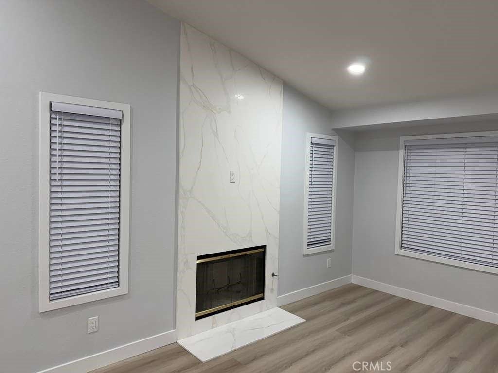 9135 Boxwood Ave - Photo 3 of 24