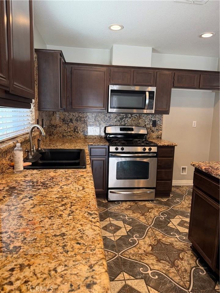 13939 Little Park St - Photo 5 of 7