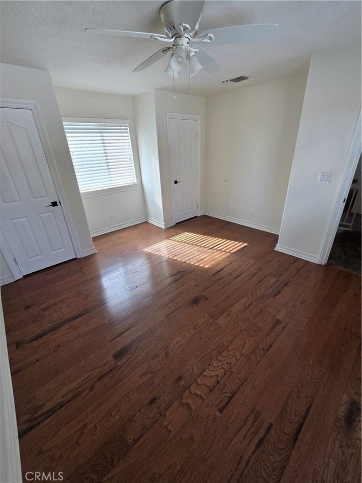 15178 Orchard Hill Ln - Photo 3 of 4