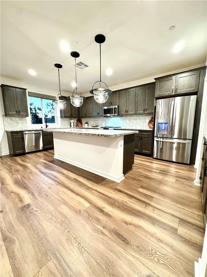 11531 Jack St - Photo 4 of 37