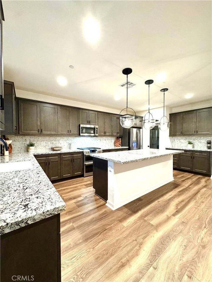 11531 Jack St - Photo 6 of 37