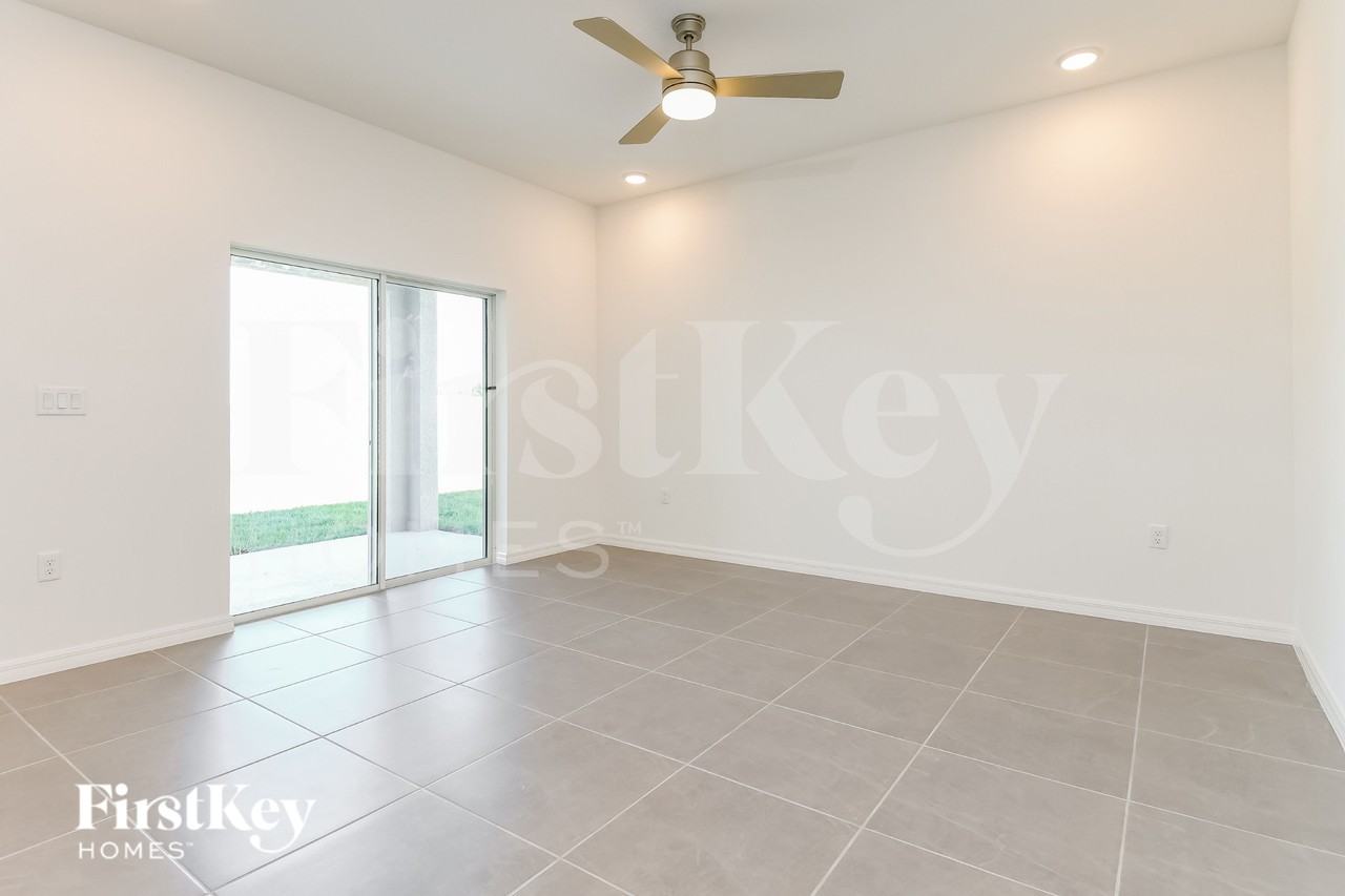 1232 Spokane Pt - Photo 5 of 19