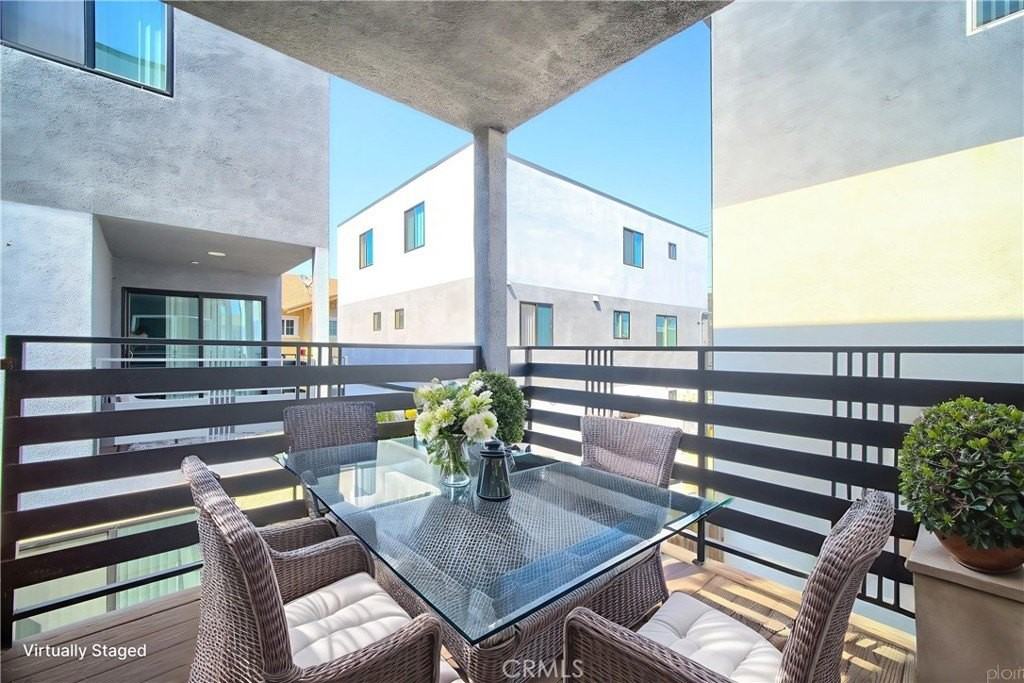 1427 S New Hampshire Ave - Photo 3 of 21