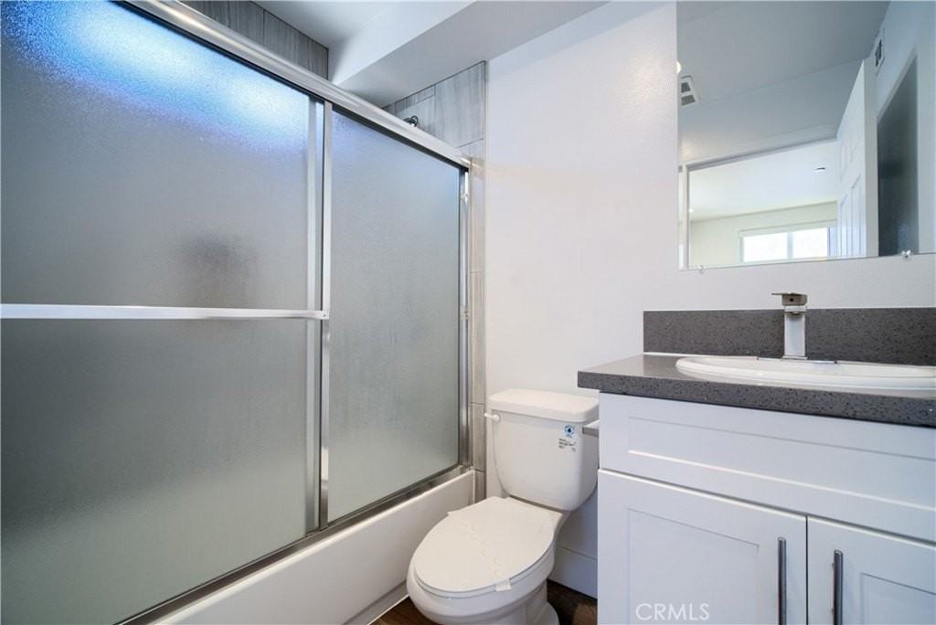 1427 S New Hampshire Ave - Photo 7 of 21