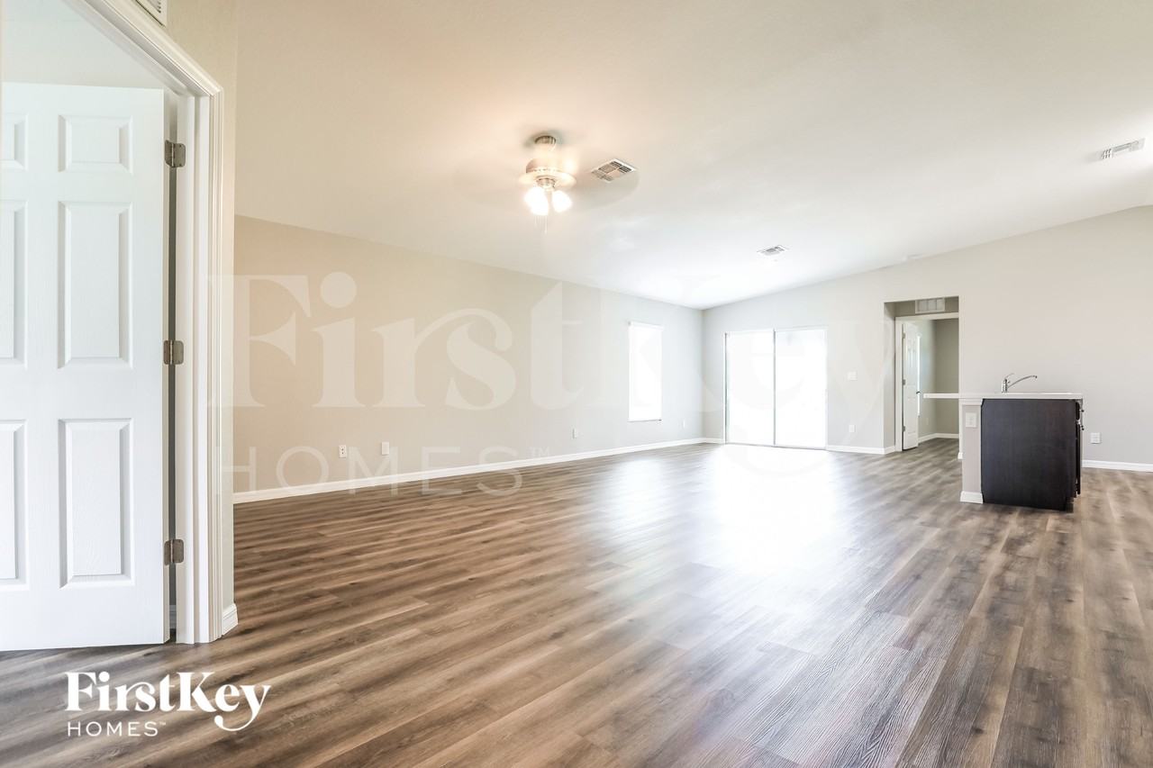 20431 Mount Prospect Ave - Photo 2 of 15