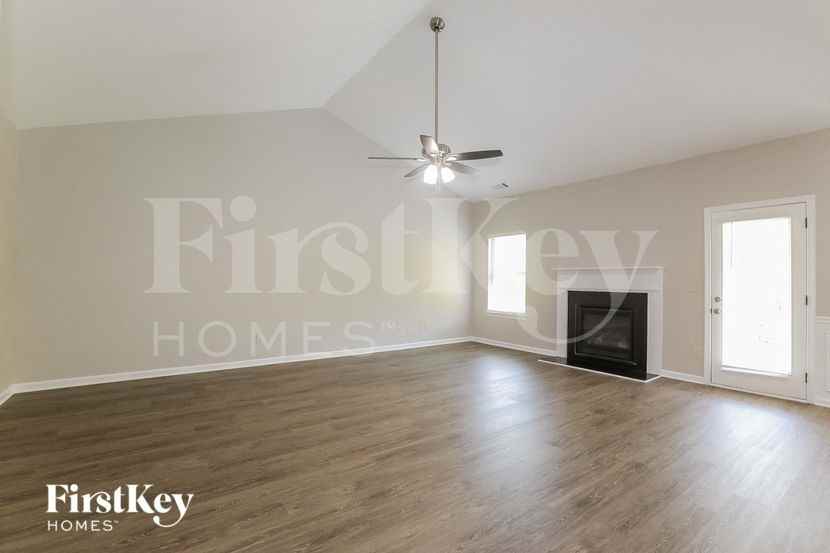 566 Massey Ct - Photo 2 of 15