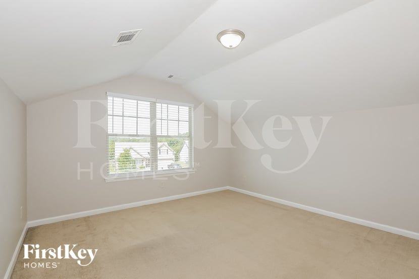 566 Massey Ct - Photo 6 of 15