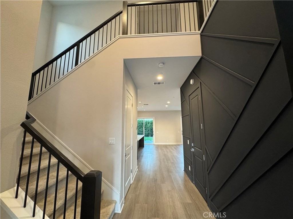 110 Sierra Madre - Photo 2 of 33