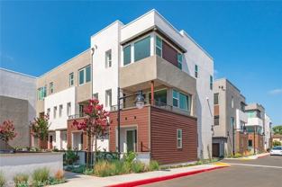 609 S Lyon St - Photo 1 of 1