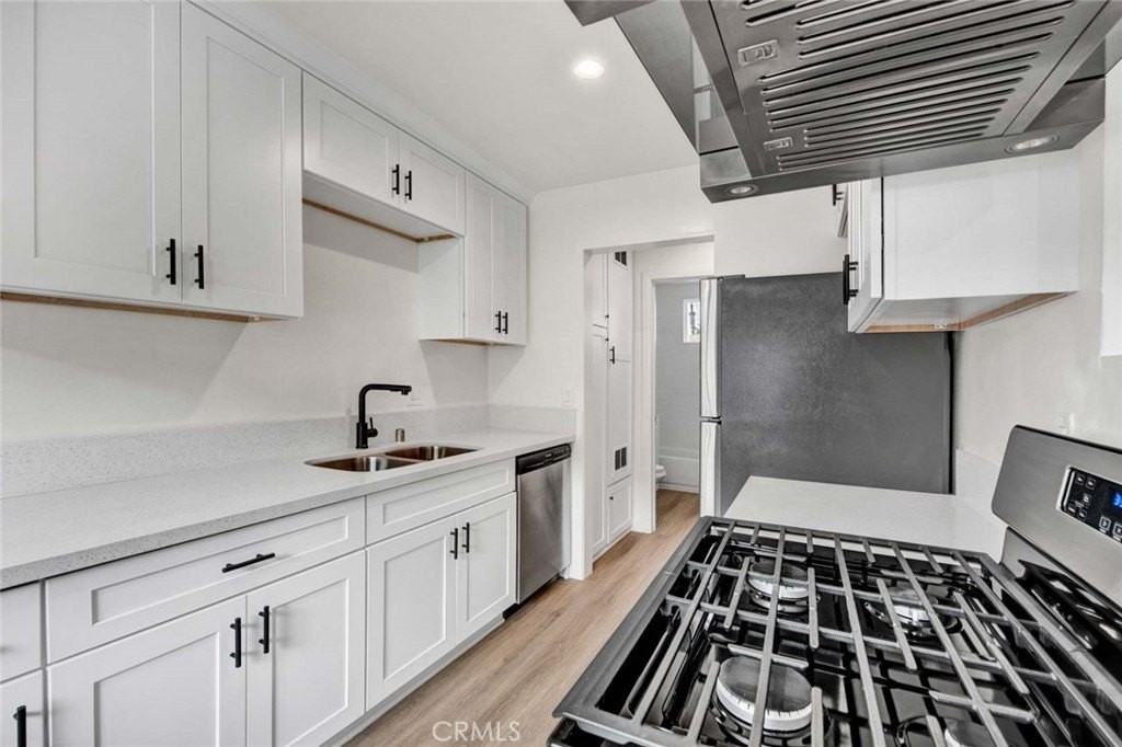 2034 Charle St #E - Photo 7 of 11