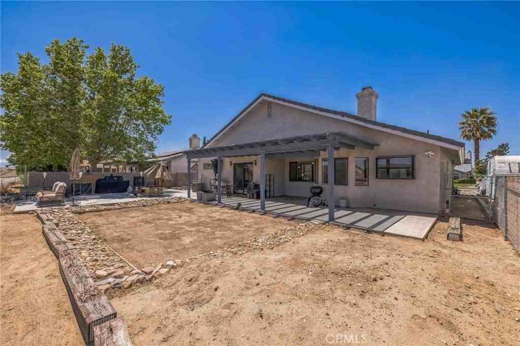26323 Corona Dr - Photo 4 of 16