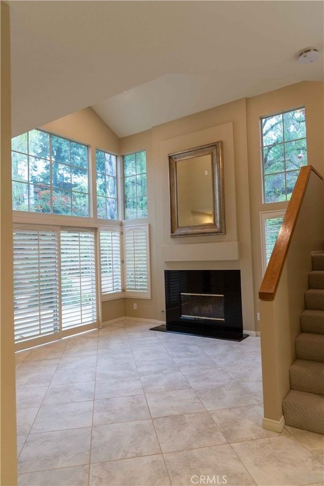 8215 E White Oak Rdg #108 - Photo 5 of 15