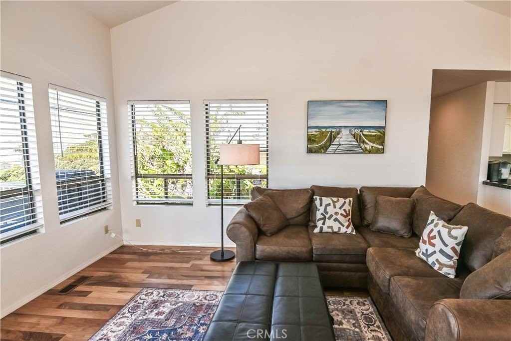 3287 Ocean Blvd - Photo 4 of 43