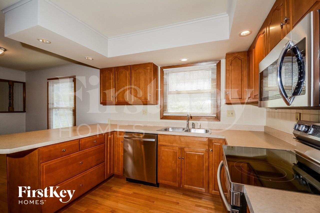 3217 Yale Blvd - Photo 6 of 15