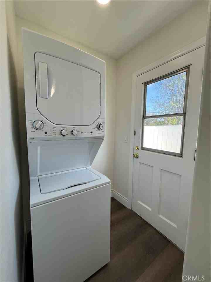 24101 Victory Blvd - Photo 6 of 14