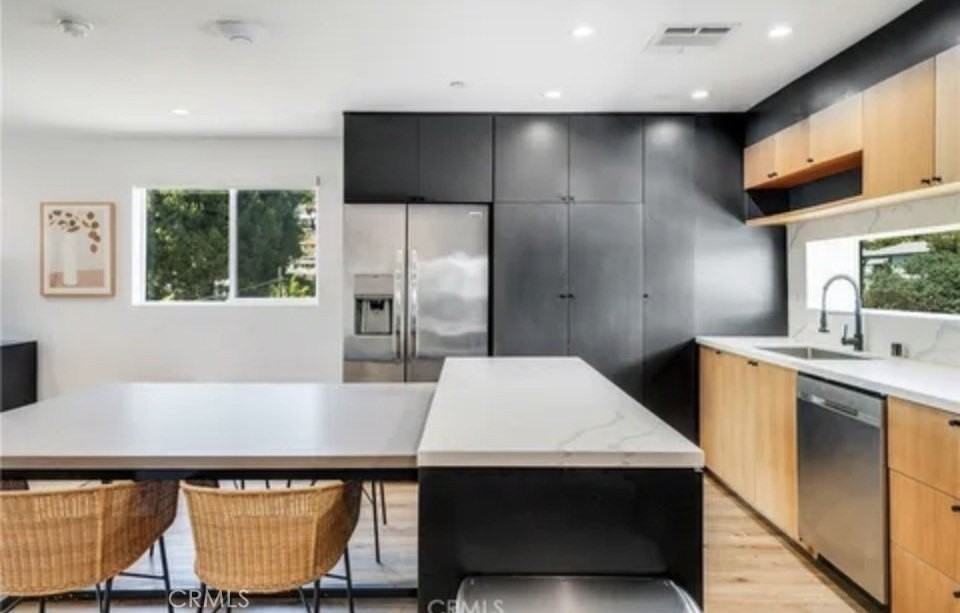 1943 Carmen Ave - Photo 2 of 17